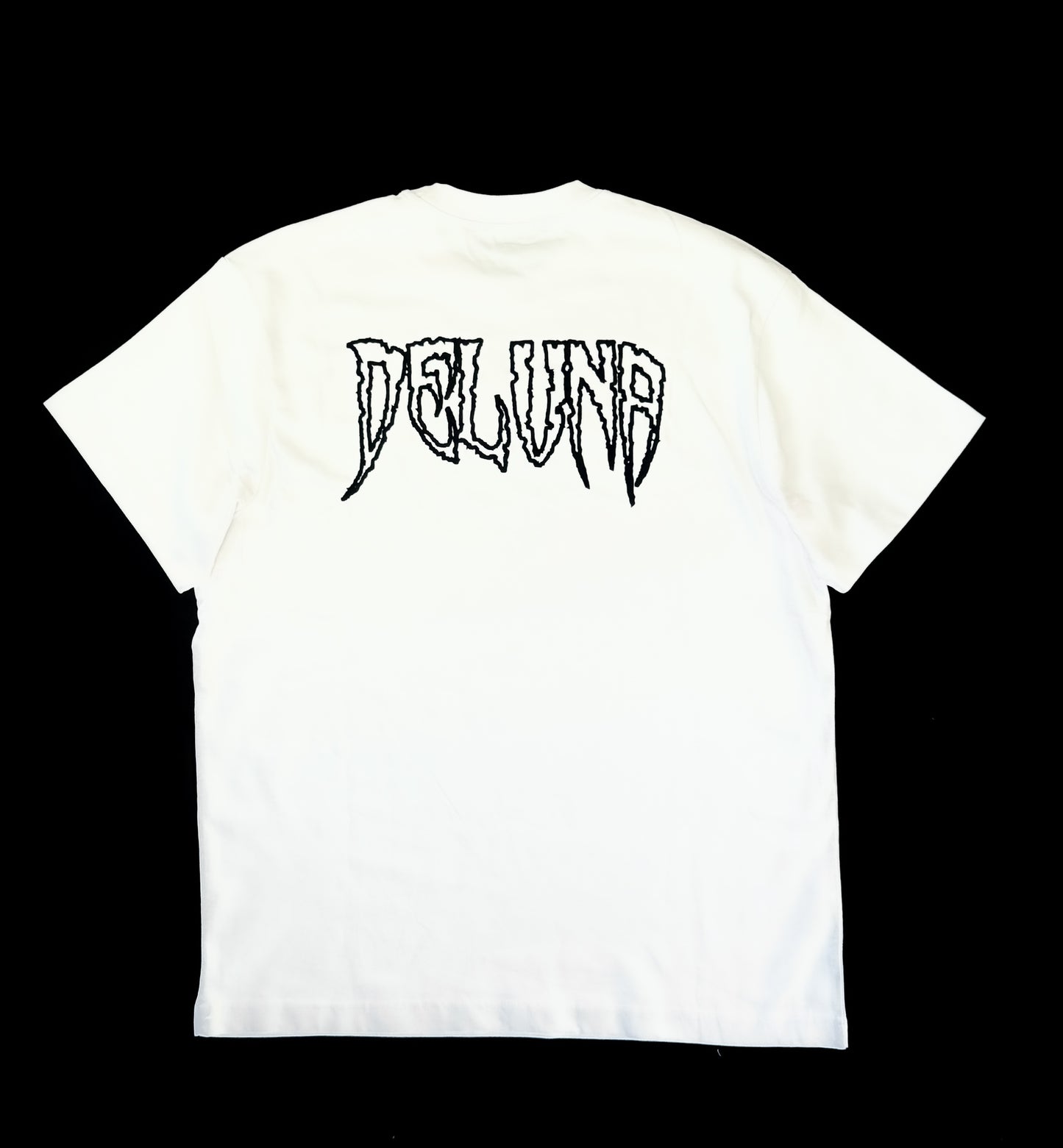 Deluna white Graphic Tee